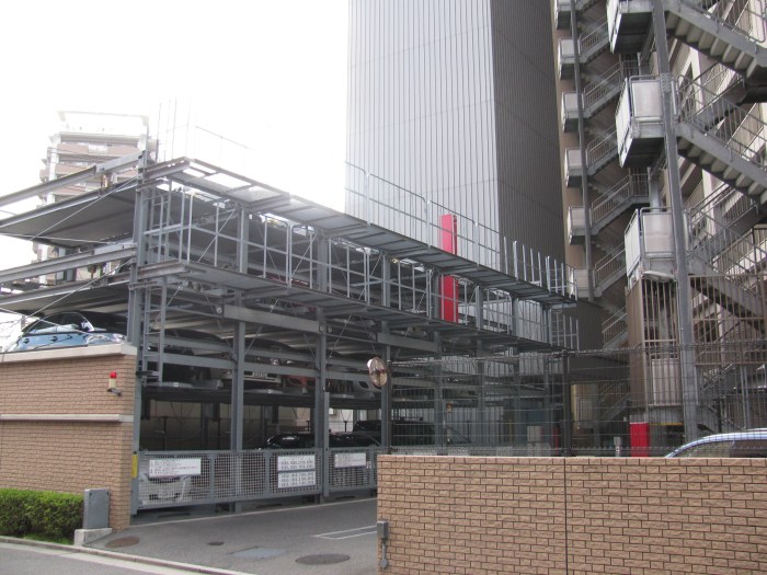 Dört katlı park yeri