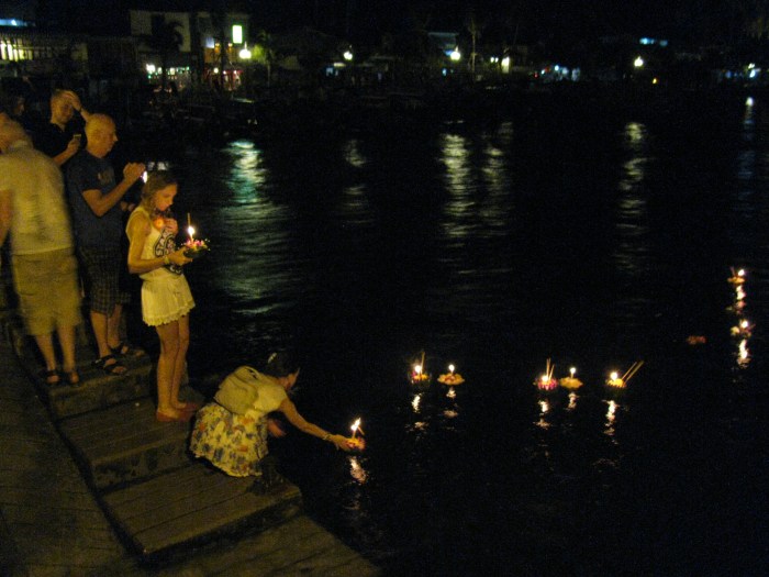 Dileklerini bırakıyorlar