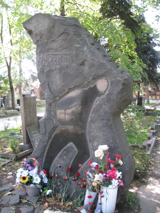 Nazım Hikmet'in Mezarı