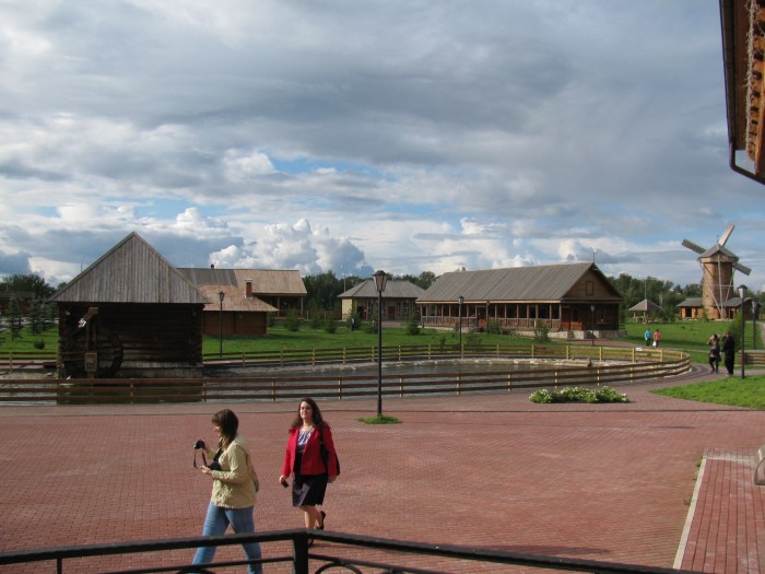 Müze içerisindeki o dönemde kalan çiftçi evleri